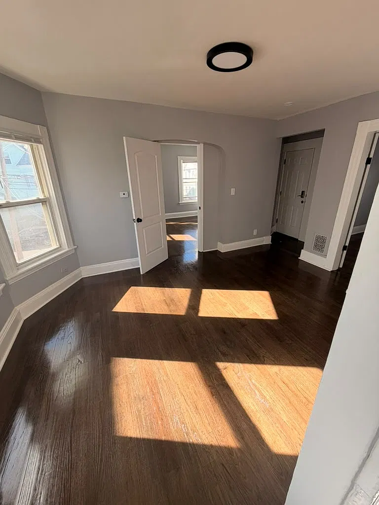 3 bed, 1050 sqft, $2,000 — Photo 1