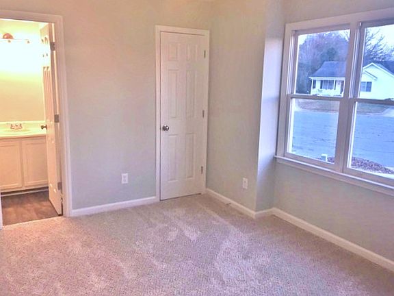 5th image of 612 Forest Brook Dr