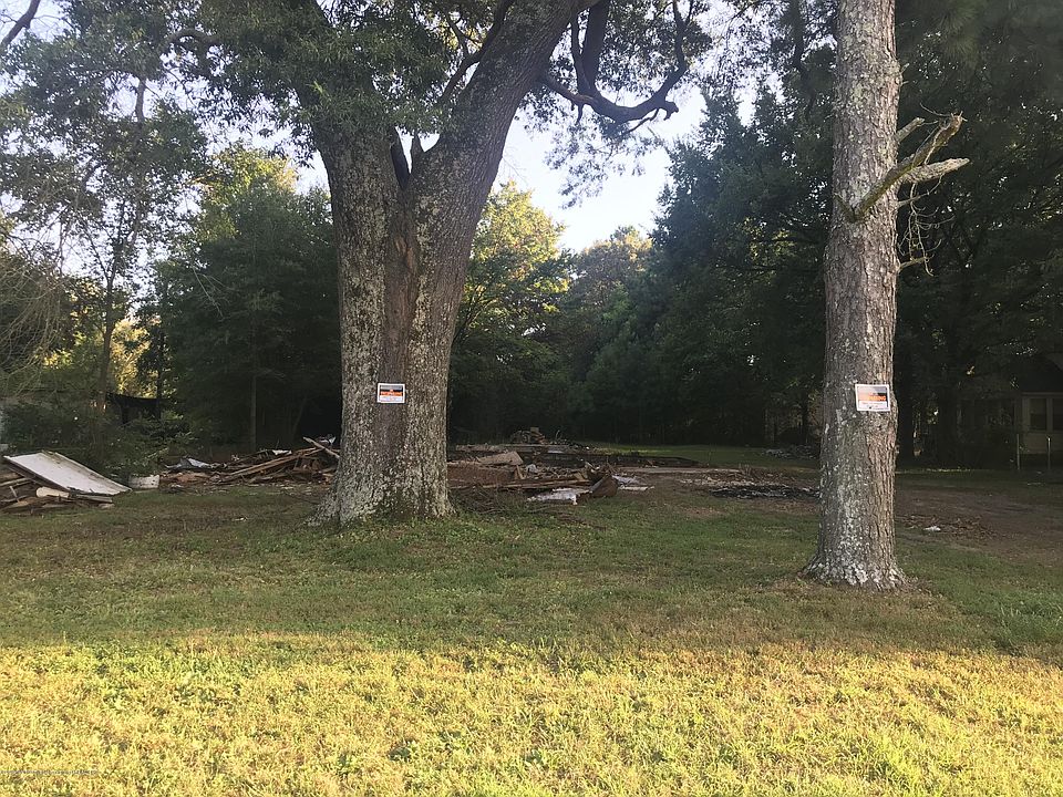 2nd image of 1905 Stateline Rd E