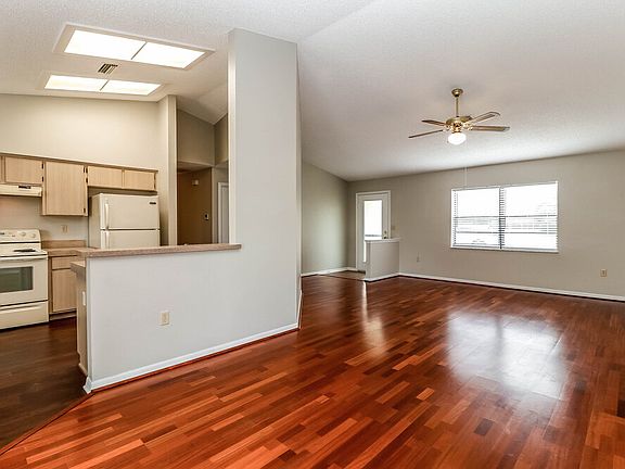 5th image of 11479 Cavern Rd