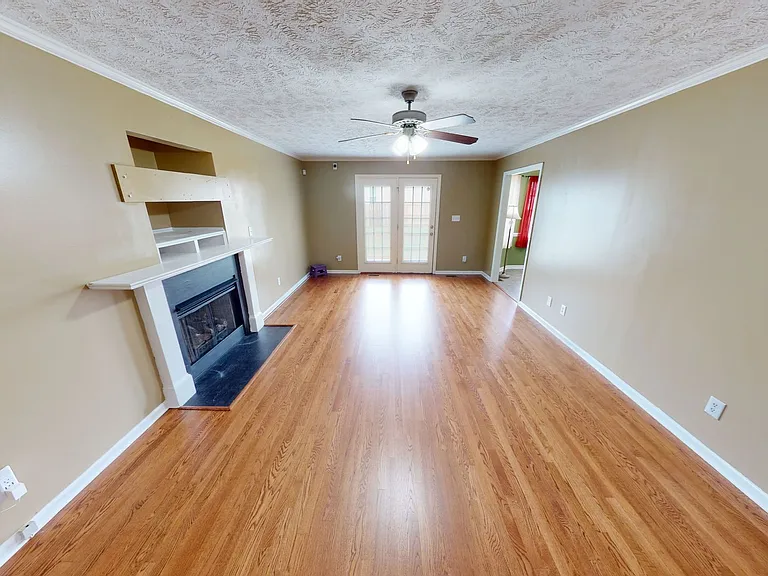 2438 Larwood Dr — Photo 9