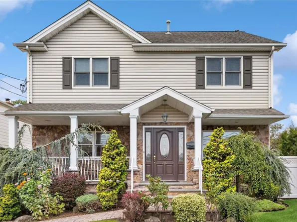 161 Roxbury Road S, Garden City South, NY 11530