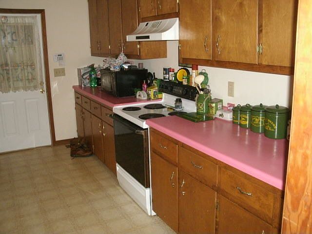 2nd image of 457 Phillips Dr NW