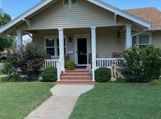 724 W 3rd St, Pratt, KS 67124