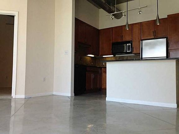 5th image of 2001 Biscayne Blvd APT 2517