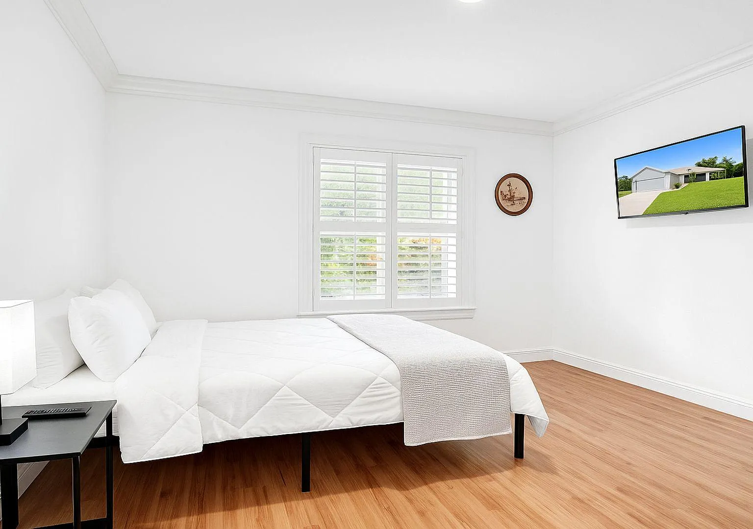 4 bed, 2.0 bath, 2250 sqft, $936 — Photo 1