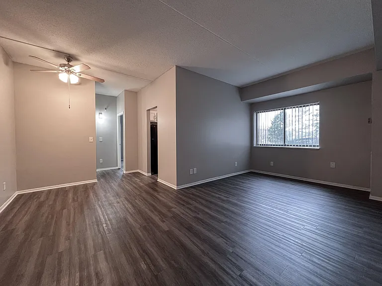 Huntington Green Apartments — Photo 75