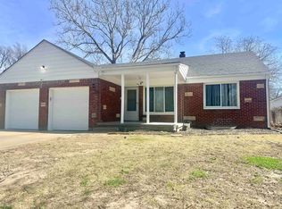 2022 S Old Manor Rd, Wichita, KS 67218