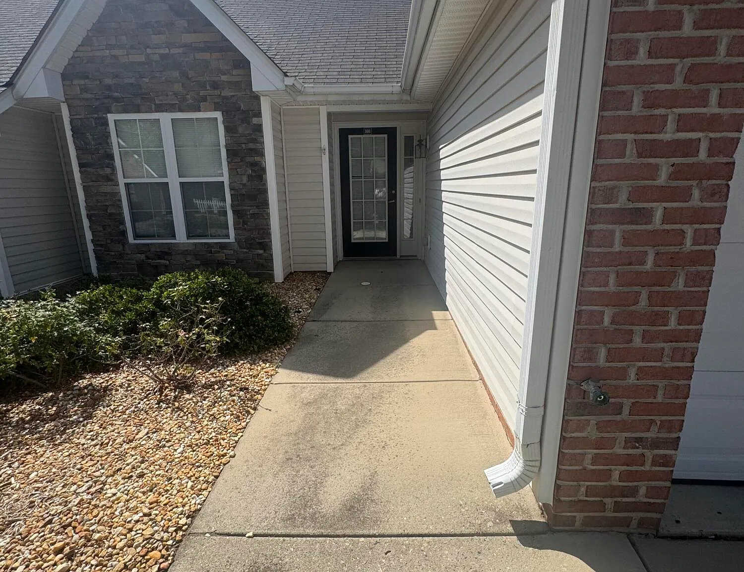 2 bed, 2.0 bath, $1,750 — Photo 1