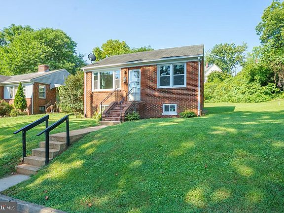 2nd image of 148 Tomlinson Ct