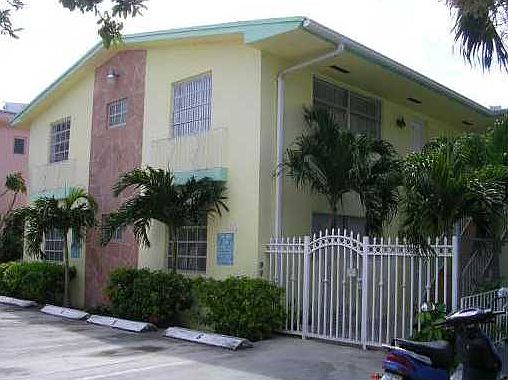 1st image of 950 Biarritz Dr APT 3