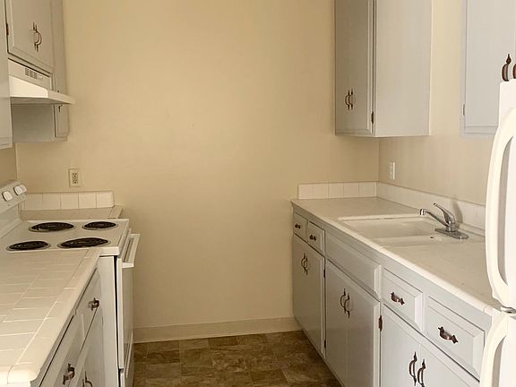 5th image of 2070 Radio Ave #237