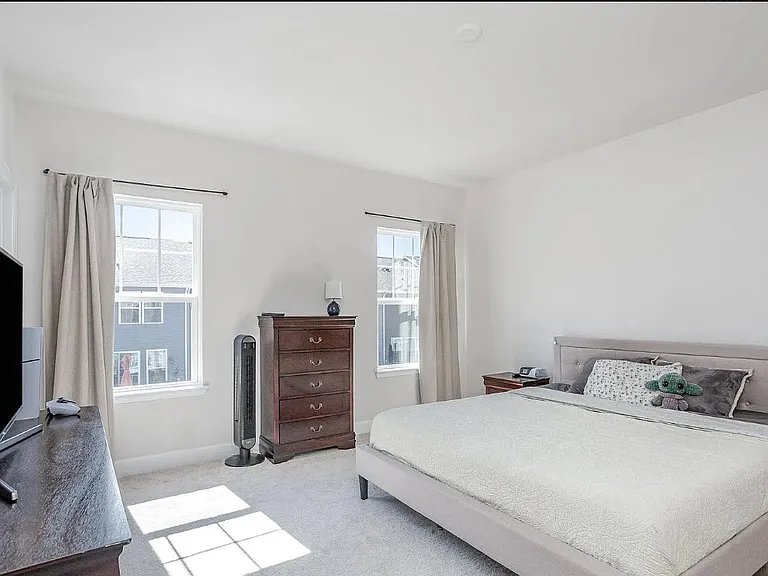 1825 Sag Harbor Ln — Photo 13