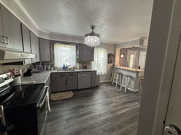 2nd image of 709 S Logan St