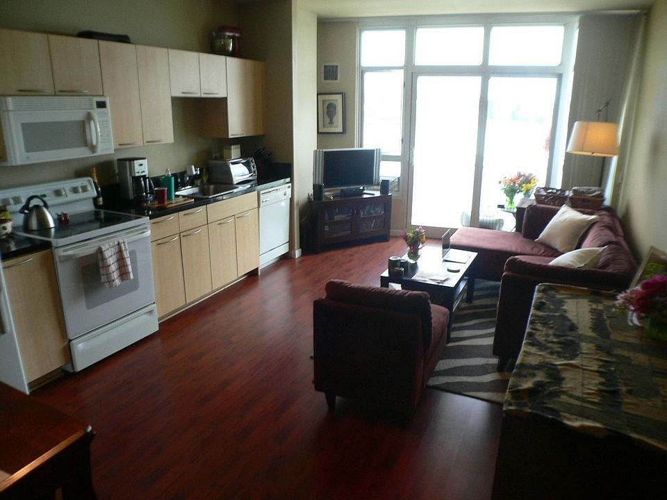2nd image of 1 Lakeside Dr APT 516