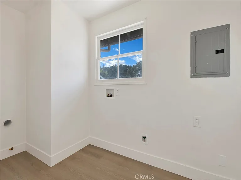 22222 Vanowen St — Photo 30