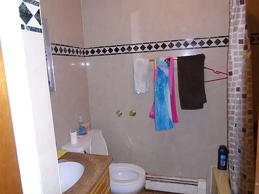 Rented by 18 REALTY | media 33