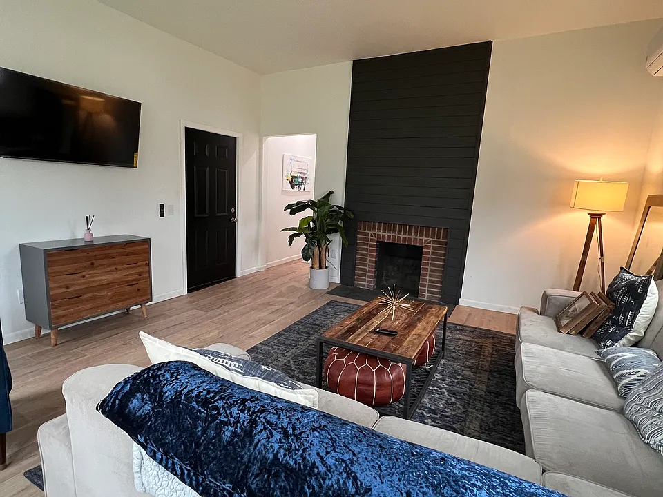 310 E Front St #2