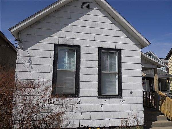 FRONT VIEW OF HOUSE