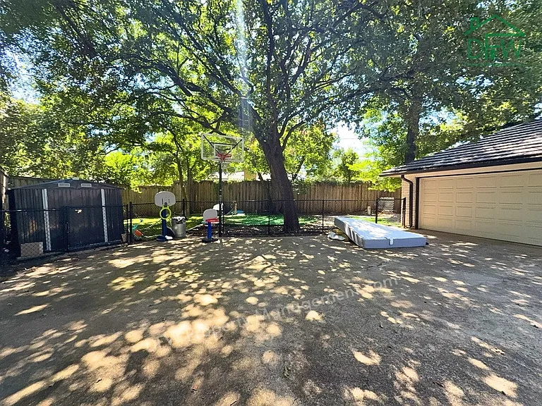 1900 Mill Run Dr — Photo 23
