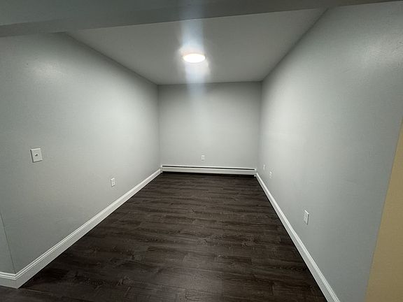 4th image of 733 Main St