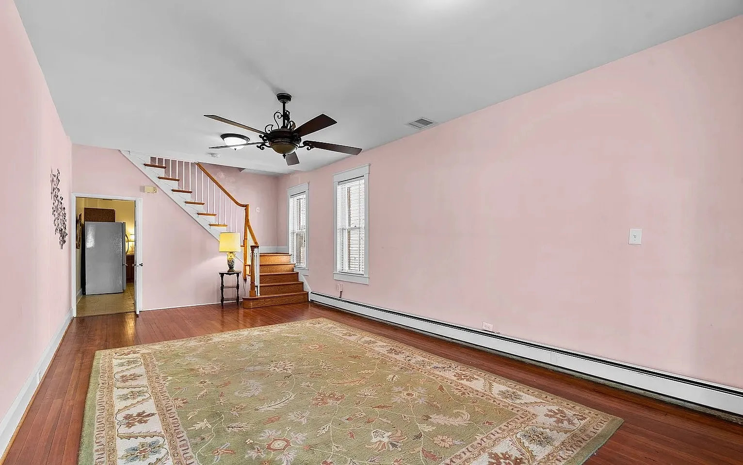 5 bed, 2504 sqft, $4,400 — Photo 2