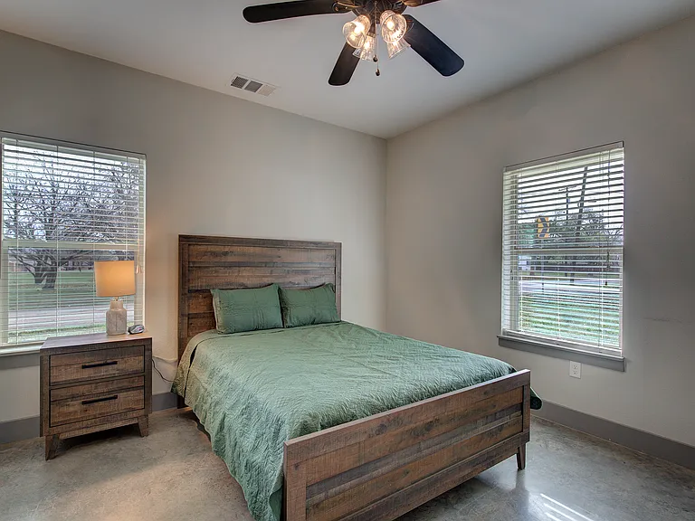 604 Maple St #2 — Photo 29