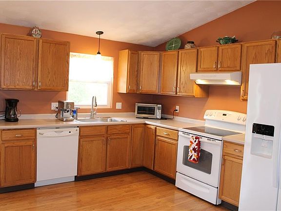 5th image of 30 Anama Ave E