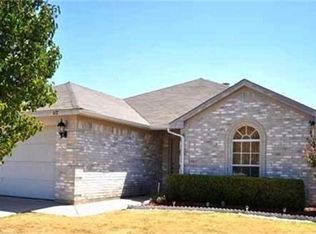 612 Sawyer Dr, Saginaw, TX 76179