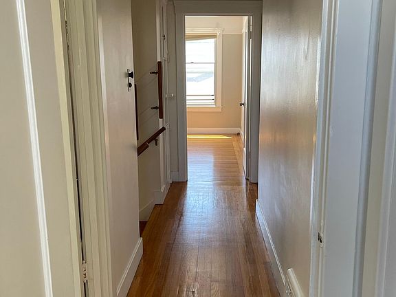 3rd image of 610 36th Ave
