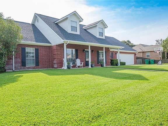 2nd image of 605 Grand Oaks Ct