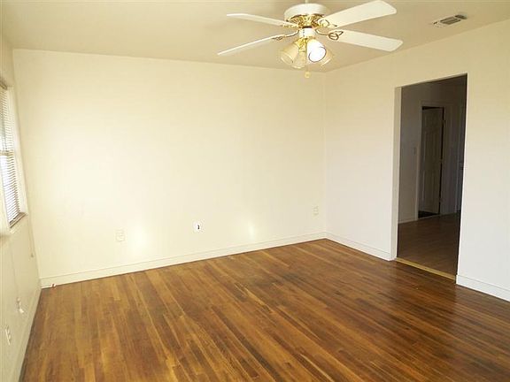 3rd image of 1117 E Stanford St