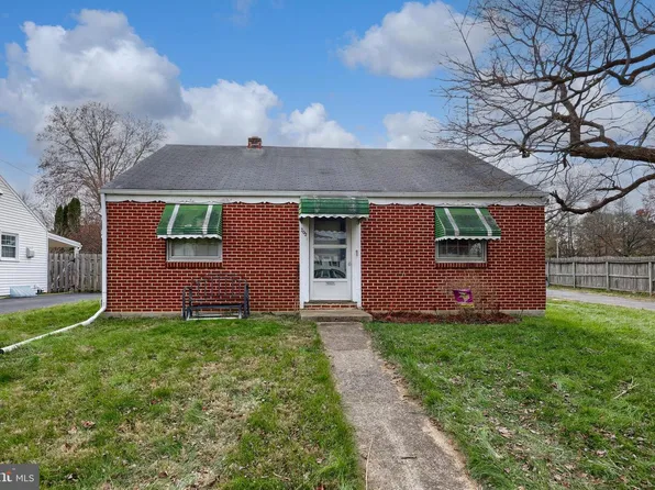 202 Elizabeth Dr, Lancaster, PA 17601