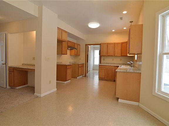 3rd image of 754 E 345th St