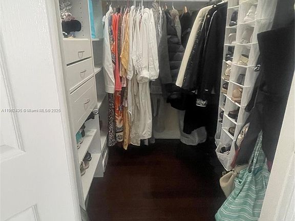 2nd image of 3001 NE 185th St APT 532
