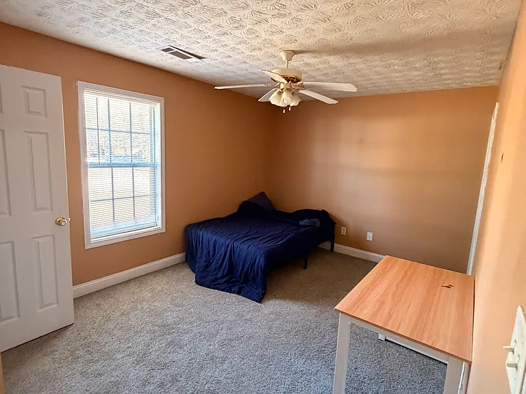 147 Westchester Cir — Photo 3
