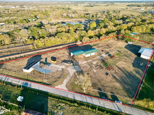 9477 County Road 420, Navasota, TX 77868