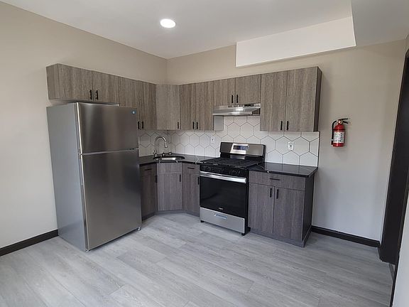2nd image of 163 Elwood Ave #3LC