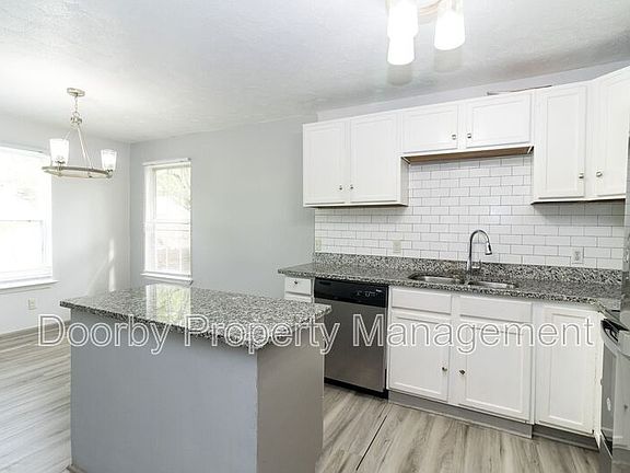 4th image of 1109 Arcadia Ave