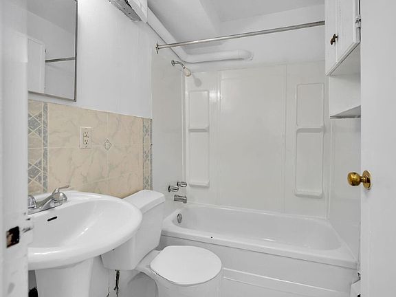 3rd image of 852 Trafalgar St #1454885