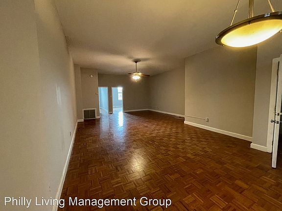 4th image of 208 E Girard Ave
