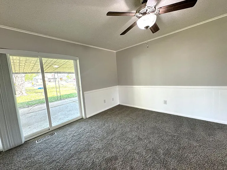 1105 N Fern Ave — Photo 7