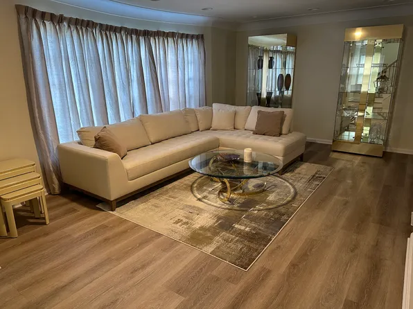 4474 Groveland Rd, University Heights, OH 44118