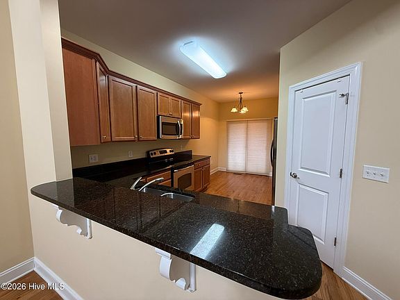 4th image of 66 Cypress Cir