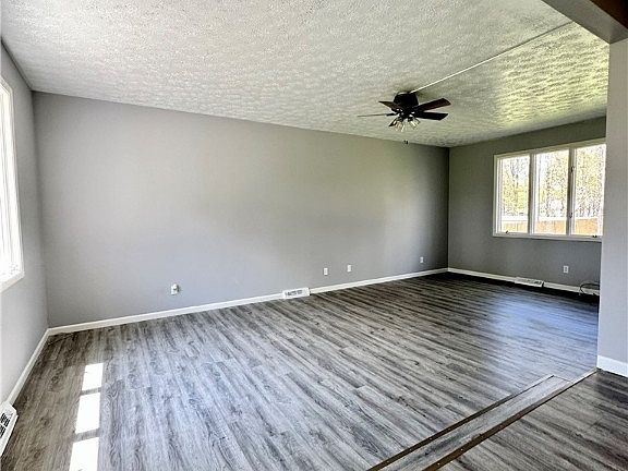 3rd image of 9051 Cain Dr NE