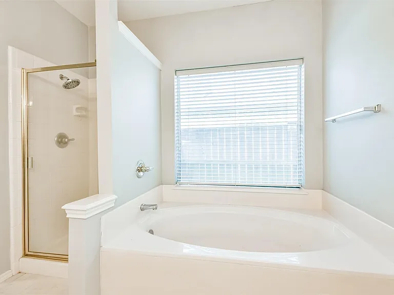 18802 Half Volley Cir — Photo 29