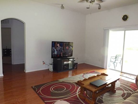 3rd image of 884 W American Eagle Dr