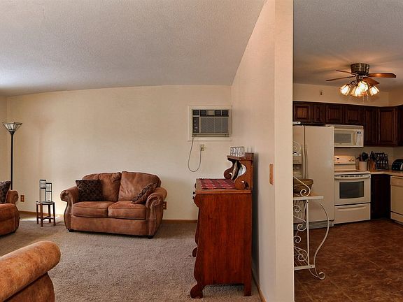 6048 Chestnut Rd., Mound, MN.