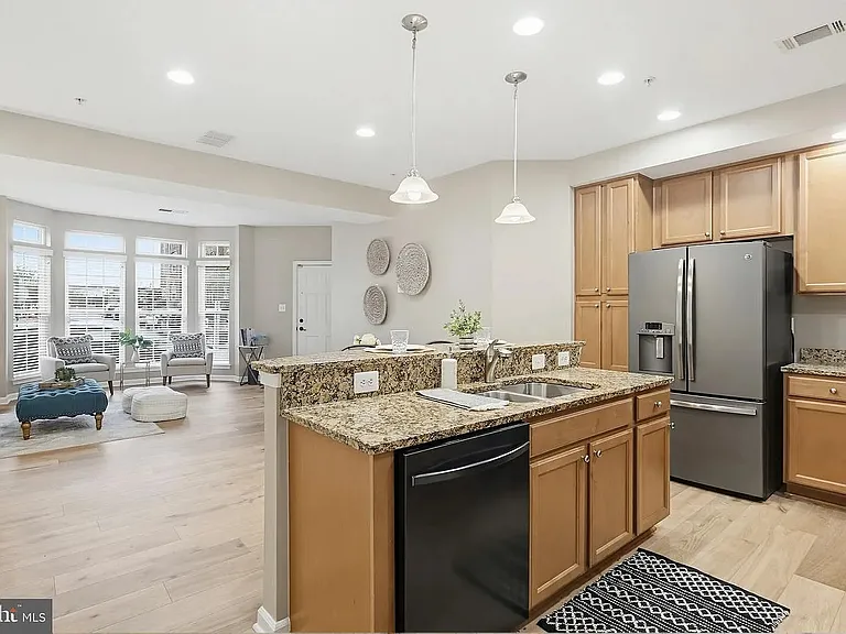 Kitchen View2