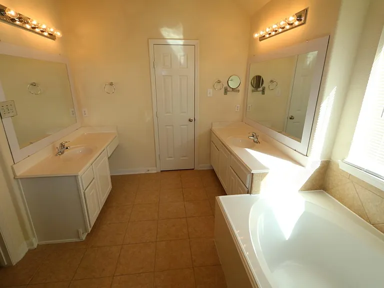 7555 Autumn Sun Dr — Photo 11